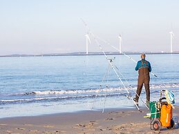 Detached Well-kept Villa With Garden, Near the Beach
