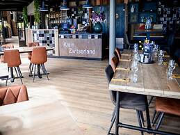 Chalet in Bergumermeer by the Canal