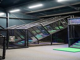 Chalet in Bergumermeer by the Canal