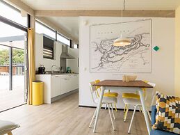 Comfy Lodge with Microwave Oven near Beach