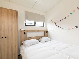 Comfy Lodge with Microwave Oven near Beach