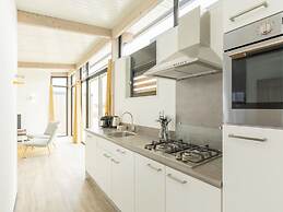 Comfy Lodge with Microwave Oven near Beach