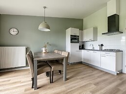 Comfy Lodge with Microwave Oven near Beach