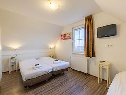 Luxurious Detached Villa With Washer, in De Maasduinen Area