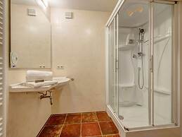 Restyled Villa with Washing Machine near River Moselle