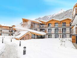 Alpine Comfort Near Slopes