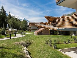 Alpine Comfort Near Slopes