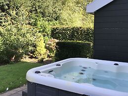 Luxury Holiday Home with Hot Tub at Dutch Coast