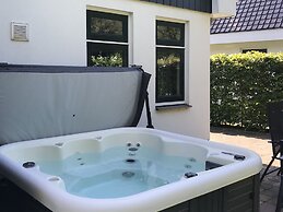 Luxury Holiday Home with Hot Tub at Dutch Coast