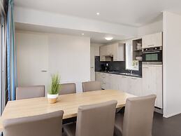 Modern Lodge With two Bathrooms, Near the Beach