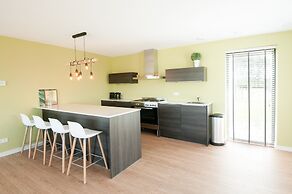 Villa Oesterdam Sleeps 10 Persons