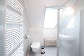 Villa Oesterdam Sleeps 10 Persons