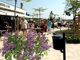 Modern Chalet With Dishwasher in Noordwijk Near the Sea