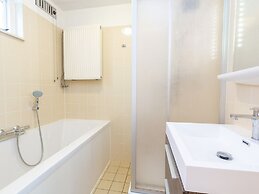 Restyled Holiday Home with 2 Bathrooms near Beach