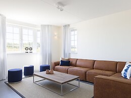 Spacious, Stately Villa, Beach at 350 m