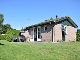 Detached Combined Bungalow with Garden near Veluwe