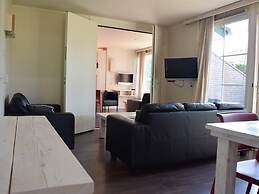 Detached Combined Bungalow with Garden near Veluwe