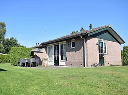 Detached Combined Bungalow with Garden near Veluwe