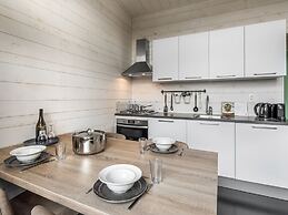 Modern Lodge With Combi-microwave Within Green Surroundings