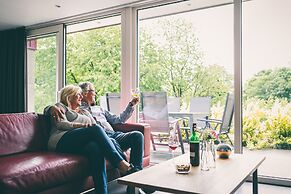 Well-kept Bungalow With Fireplace Near Valkenburg