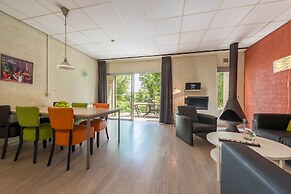 Well-kept Bungalow With Fireplace Near Valkenburg