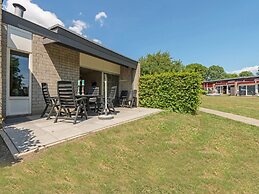 Well-kept Bungalow With Fireplace Near Valkenburg
