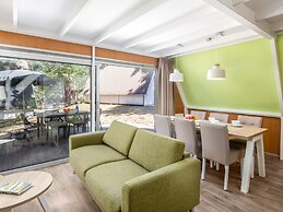 Restyled Bungalow With Dishwasher, in Natural Surroundings