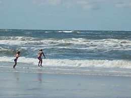 Restyled Chalet With Dishwasher, Near the Sea, on Texel