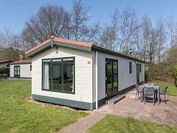 Restyled Chalet With Dishwasher, Near the Sea, on Texel
