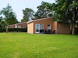 Detached Bungalow With a Dishwasher Near Leeuwarden