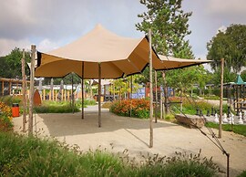 Atmospheric Chalet with Porch near Veluwe