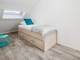 Luxurious Holiday Home With Dishwasher, 200 m From the Beach