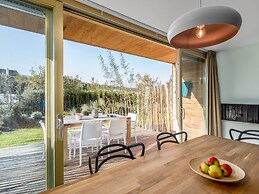 Luxurious Holiday Home With Dishwasher, 200 m From the Beach