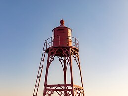 Luxurious Holiday Home With Dishwasher, 200 m From the Beach