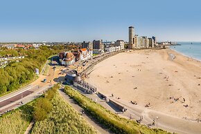 Luxurious Holiday Home With Dishwasher, 200 m From the Beach