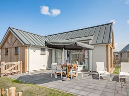 Modern Lodge With Washing Machine, Beach at Walking Distance