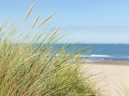 Modern Chalet With Dishwasher, Near the Beach