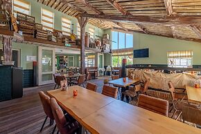 Modern Chalet With Dishwasher, Near the Beach