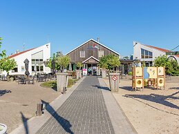 Modern Chalet With Dishwasher, Near the Beach