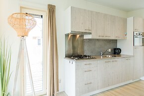 Modern Chalet With Dishwasher, Near the Beach