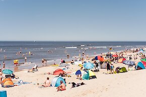 Modern Chalet With Dishwasher, Near the Beach