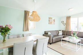 Modern Chalet With Dishwasher, Near the Beach