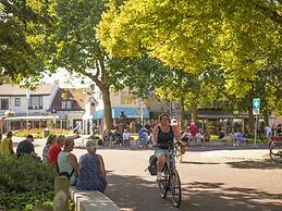 Modern Villa With 3 Bathrooms, Located Close to Lake Veere