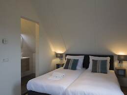 Modern Villa With 3 Bathrooms, Located Close to Lake Veere