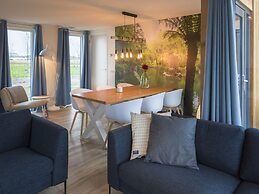 Modern Villa With 3 Bathrooms, Located Close to Lake Veere