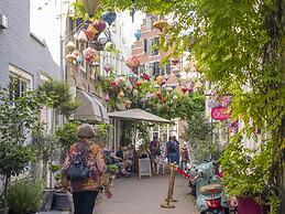 Modern Villa With 3 Bathrooms, Located Close to Lake Veere