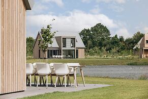 Modern Villa With 3 Bathrooms, Located Close to Lake Veere