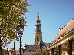 Modern Villa With 3 Bathrooms, Located Close to Lake Veere