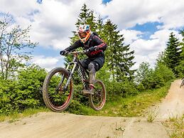 Spacious, Modern Apartment Near the Centre