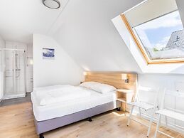 Spacious, Modern Apartment Near the Centre